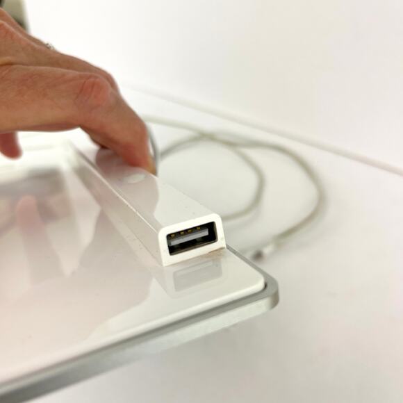 Apple Slim A1243 USB Wired Keyboard with Numeric Keypad Mac Standard Aluminum - Picture 5 of 6